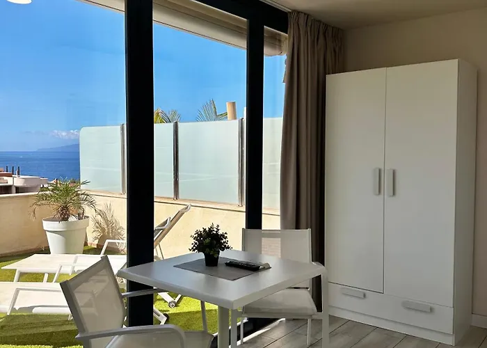 Blue Horizon Apartment *